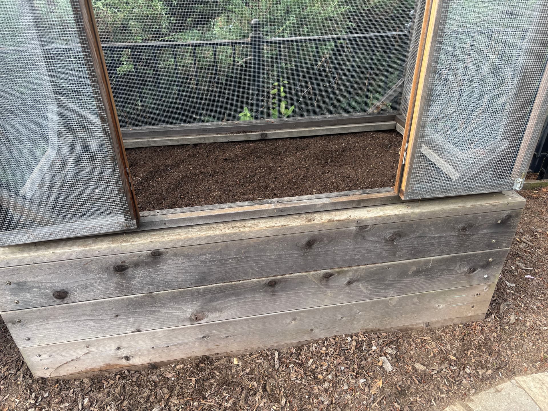 Gallery photos for Planter Box Setup Done Right - Fabric, Irrigation, and Fresh Soil: Image #2