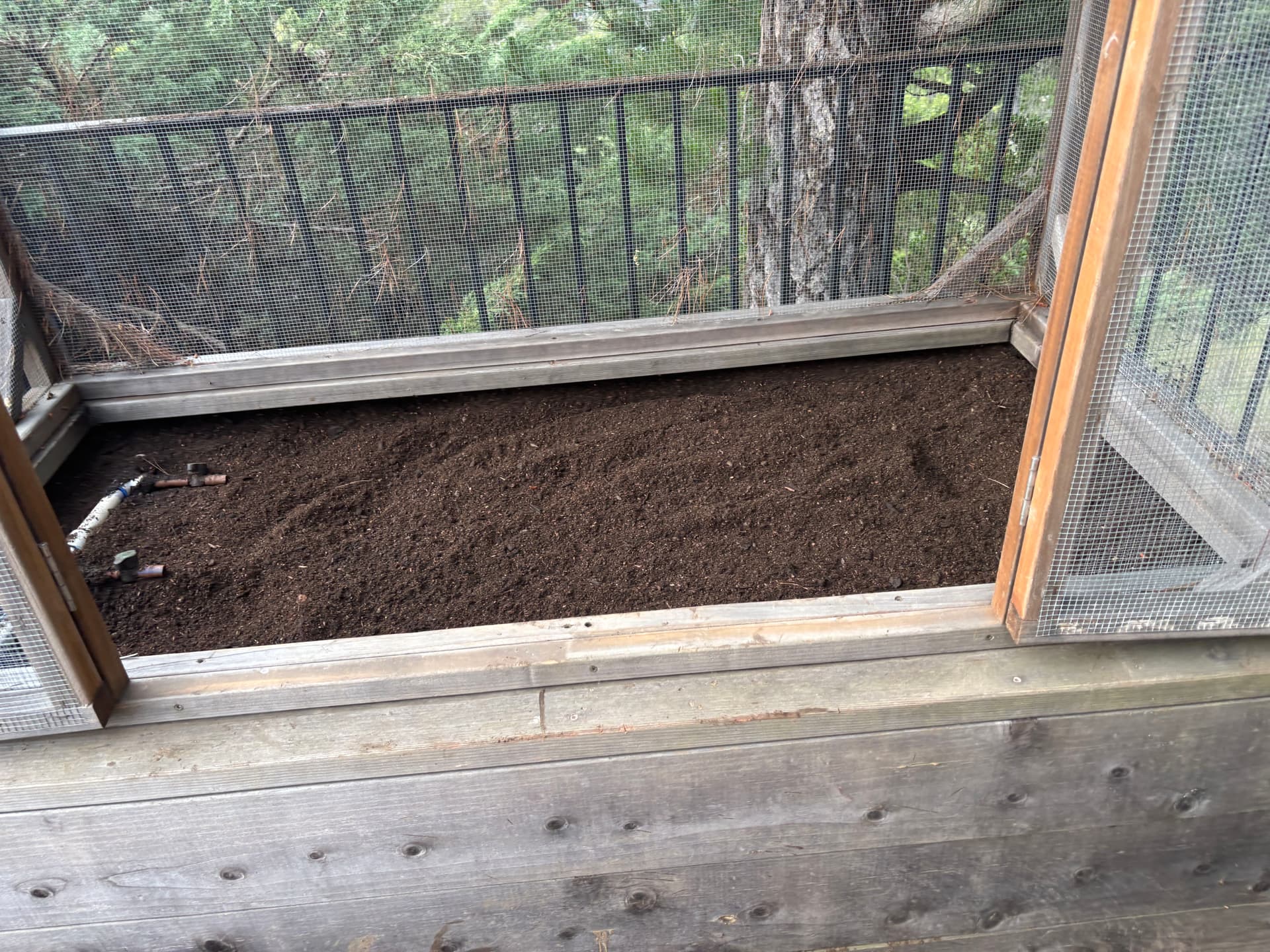 Gallery photos for Planter Box Setup Done Right - Fabric, Irrigation, and Fresh Soil: Image #3