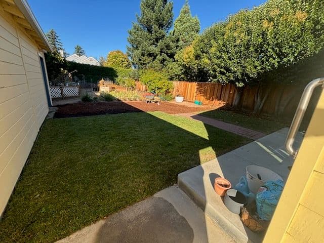 Gallery photos for Backyard Bliss with Stunning Landscaping: Image #3