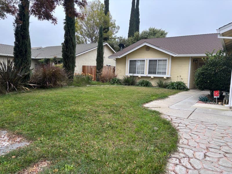 Gallery photos for Lawn Makeover for a Neat Finish: Image #2