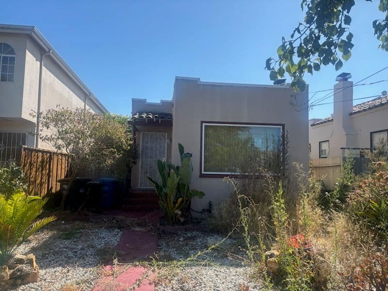 Gallery photos for Front Yard Transformation Brings San Mateo Charm: Image #2